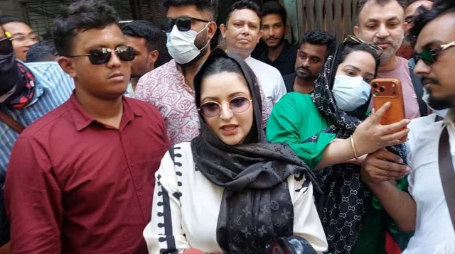 জেরার সময় ১২টা কিন্তু পরীমনি এলেন আড়াইটায়, সাক্ষ্যগ্রহণ পেছালেন আদালত